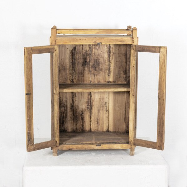 Teak Cabinet Macro 2